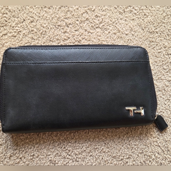 Black Leather Wallet with Logo Accent - Picture 1 of 3